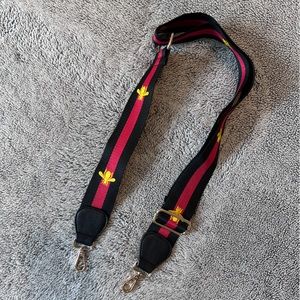 🐝🐝 Sold out! Gucci look bee crossbody strap / like new! 🐝🐝